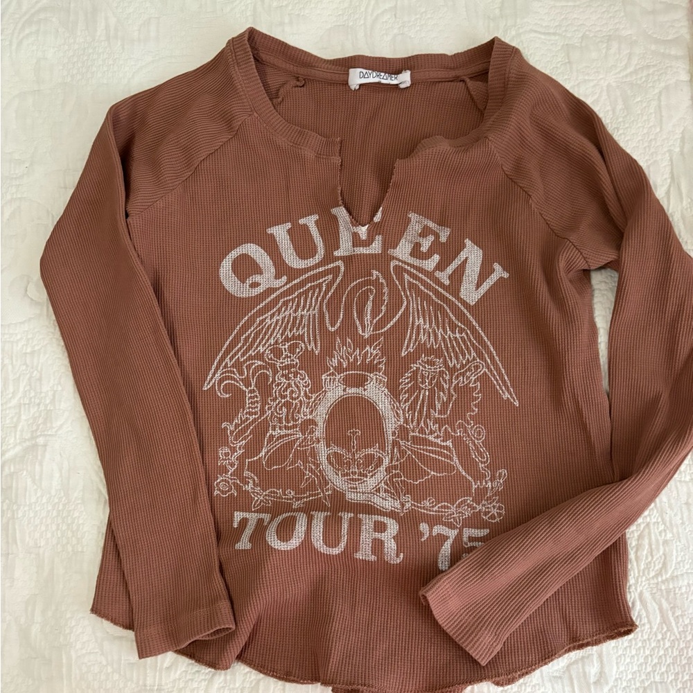 Queen tour ‘75 long sleeve waffle knit shirt